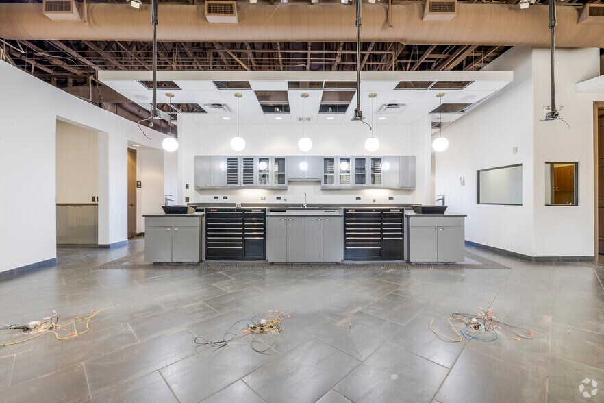 More Photos Of 1635 N Greenfield Rd, Mesa Medical For Sale