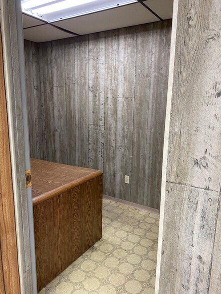 More Photos Of 3909 Witmer Rd, Niagara Falls Freestanding For Lease