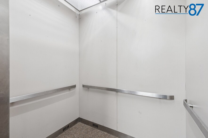 More Photos Of 724 3rd Ave SE, Cedar Rapids Freestanding For Lease