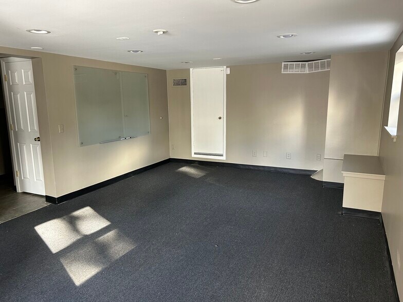 More Photos Of 901 N San Francisco St, Flagstaff Medical For Lease