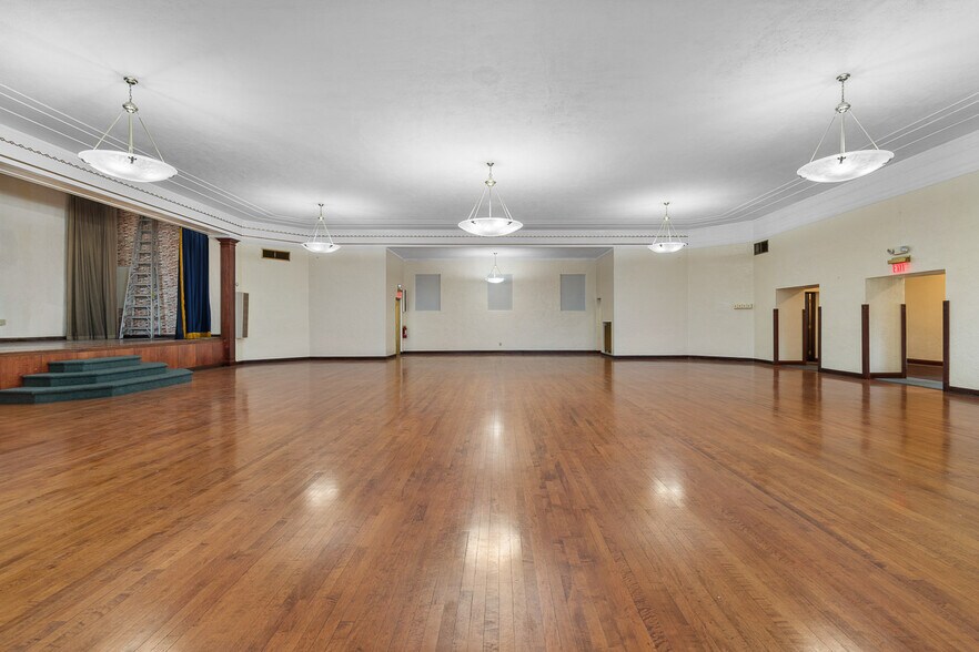 More Photos Of 542 W Park Ave, Barberton Lodge Meeting Hall For Sale