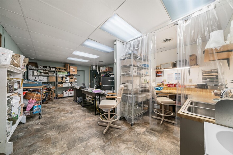 More Photos Of 142 West Ave, Crossville Medical For Sale