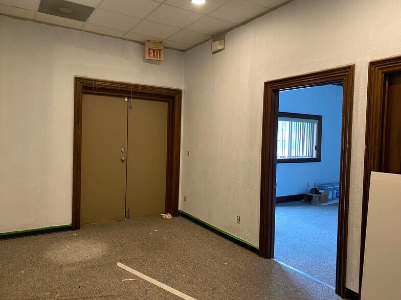 More Photos Of 1730 E Republic Rd, Springfield Unknown For Lease