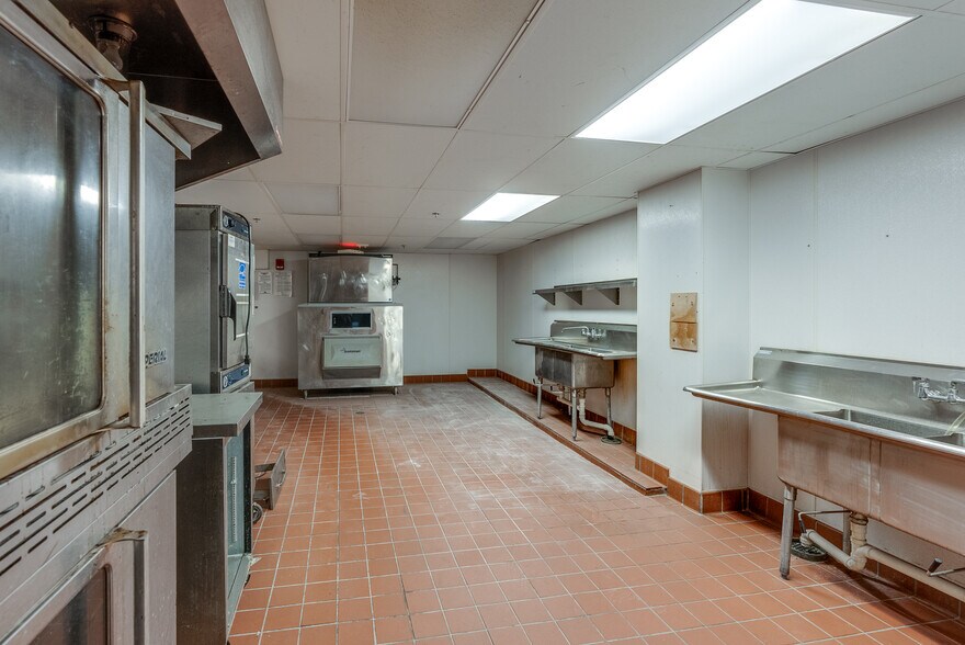 More Photos Of 222 S Main St, Akron Office For Sale