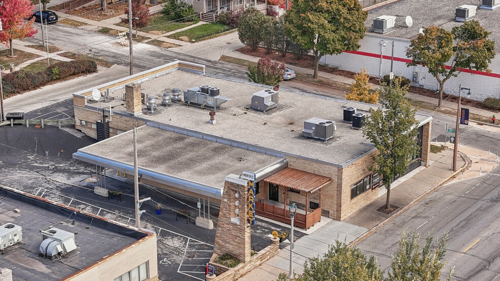 More Photos Of 5900 W North Ave, Milwaukee Restaurant For Sale