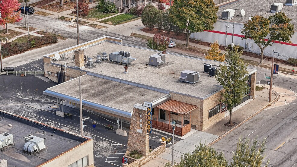 More Photos Of 5900 W North Ave, Milwaukee Restaurant For Lease