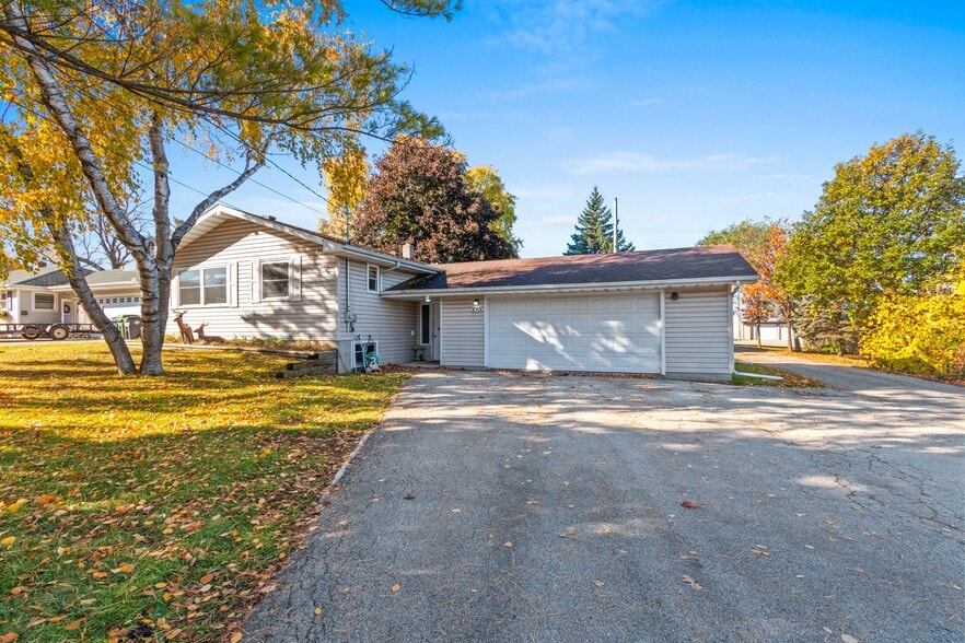 More Photos Of 830 S Railroad St, Kimberly Self Storage For Sale