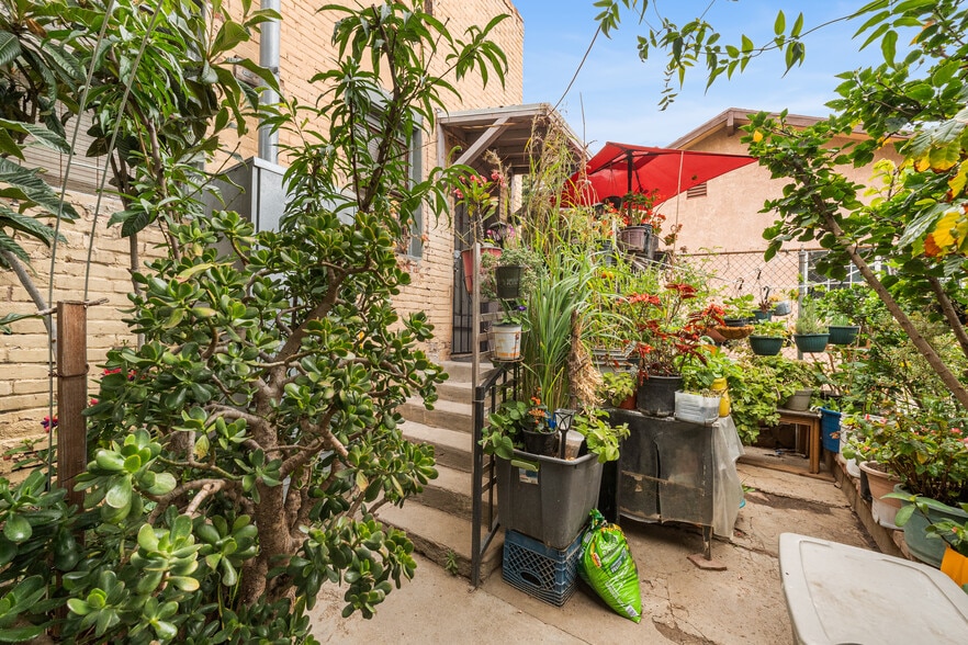 More Photos Of 600 S Ditman Ave, Los Angeles Multifamily For Sale