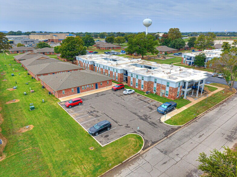 More Photos Of 1220 SE 9th St, Pryor Apartments For Sale