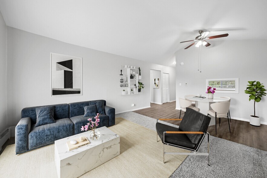 More Photos Of 211 N Lincolnway, North Aurora Apartments For Sale