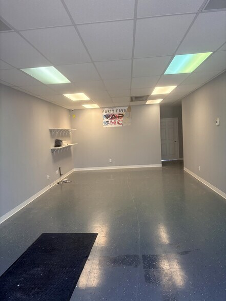 More Photos Of 4500-4520 Central School Rd, Saint Charles Unknown For Lease