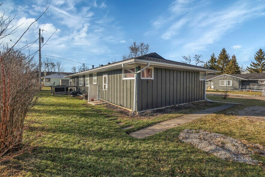 More Photos Of 12-35 Grove Ct, Marysville Apartments For Sale