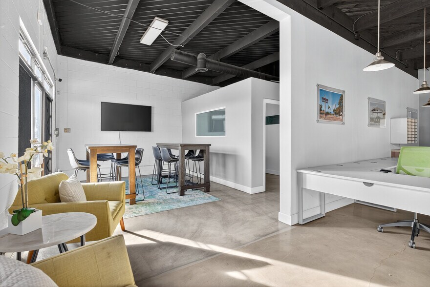 More Photos Of 401 Torrance Blvd, Redondo Beach Unknown For Lease