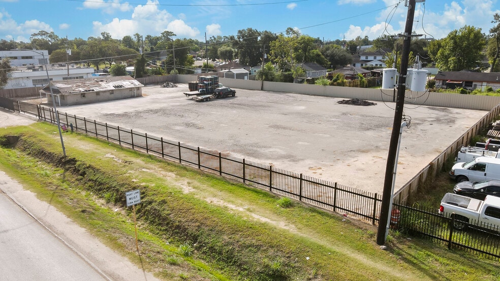 More Photos Of 10215 Tanner Rd, Houston Industrial For Lease