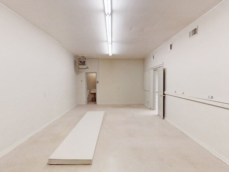 More Photos Of 3412-3418 W Lake Rd, Erie Freestanding For Sale