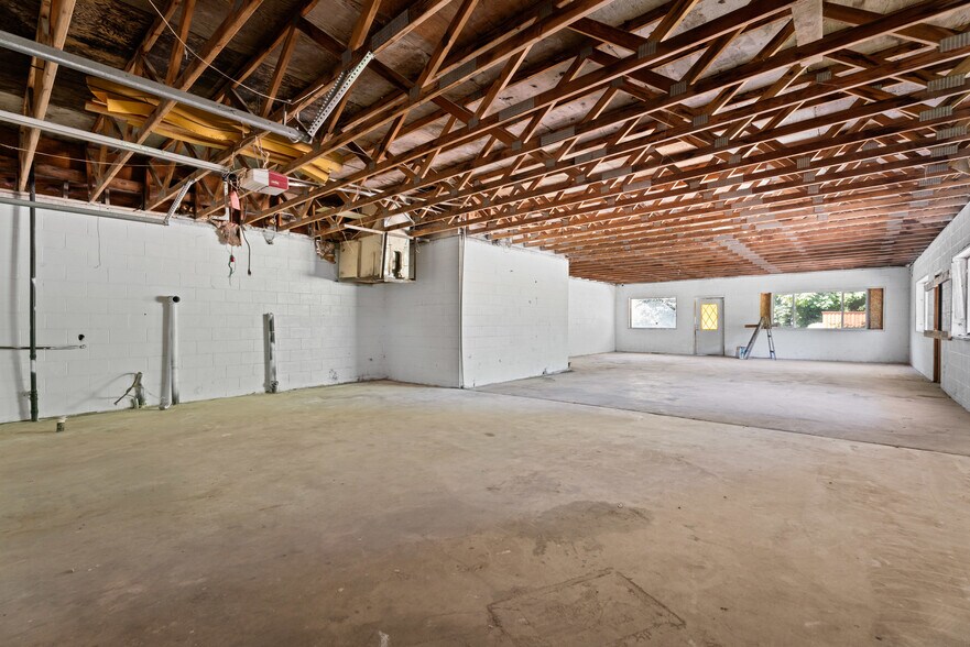 More Photos Of 39913 221st ave, Amboy General Retail For Sale