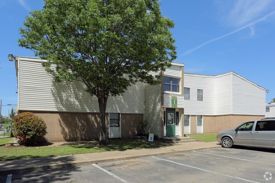 More Photos Of 207 N Hickory St, Sapulpa Multifamily For Sale