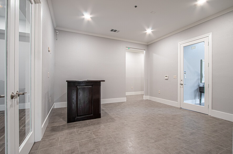 More Photos Of 2250 Pool Rd, Grapevine Office Residential For Sale