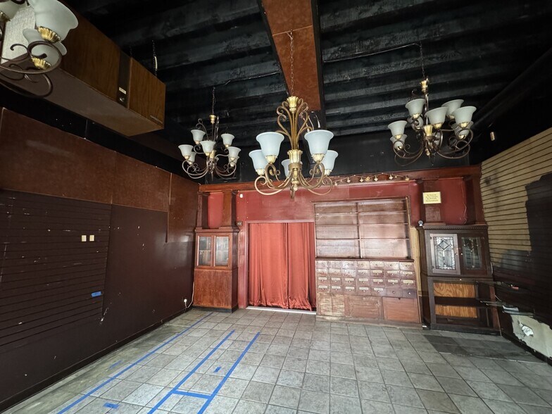More Photos Of 4112 Pennsylvania Ave, Kansas City Storefront For Sale