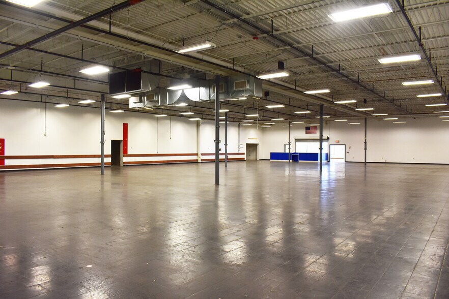 More Photos Of 1818 Milton Ave, Janesville Freestanding For Lease
