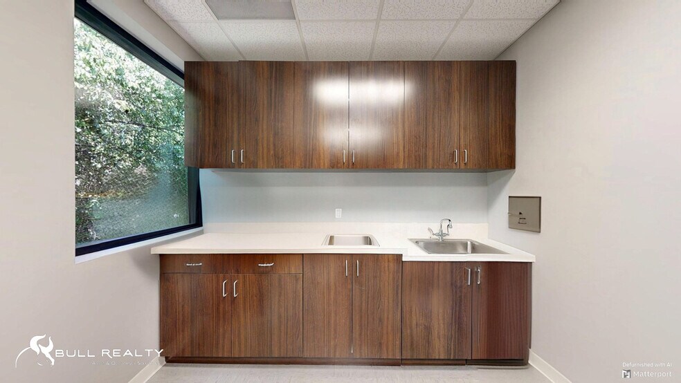 More Photos Of 10680 Medlock Bridge Rd, Duluth Medical For Lease