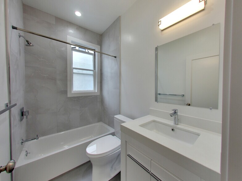 More Photos Of 840 Greenwich St, San Francisco Apartments For Sale