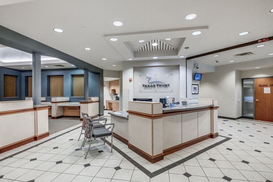 More Photos Of 1900 Country Club Dr, Mansfield Bank For Lease