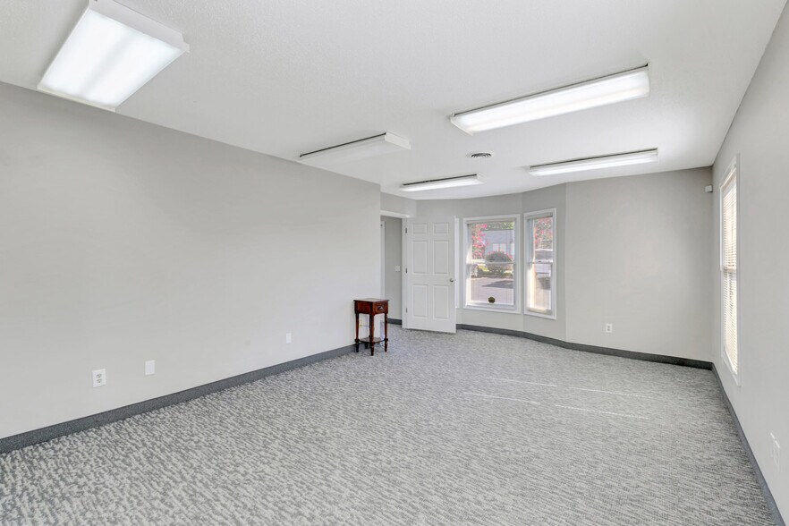 More Photos Of 6716 Heritage Business Ct, Chattanooga Office For Lease