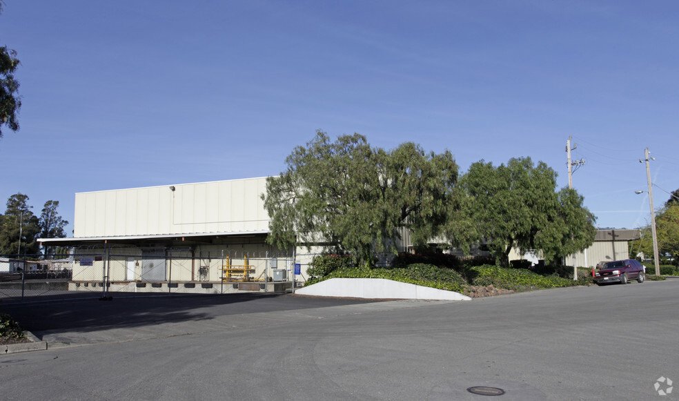 Primary Photo Of 1297 Dynamic St, Petaluma Warehouse For Lease