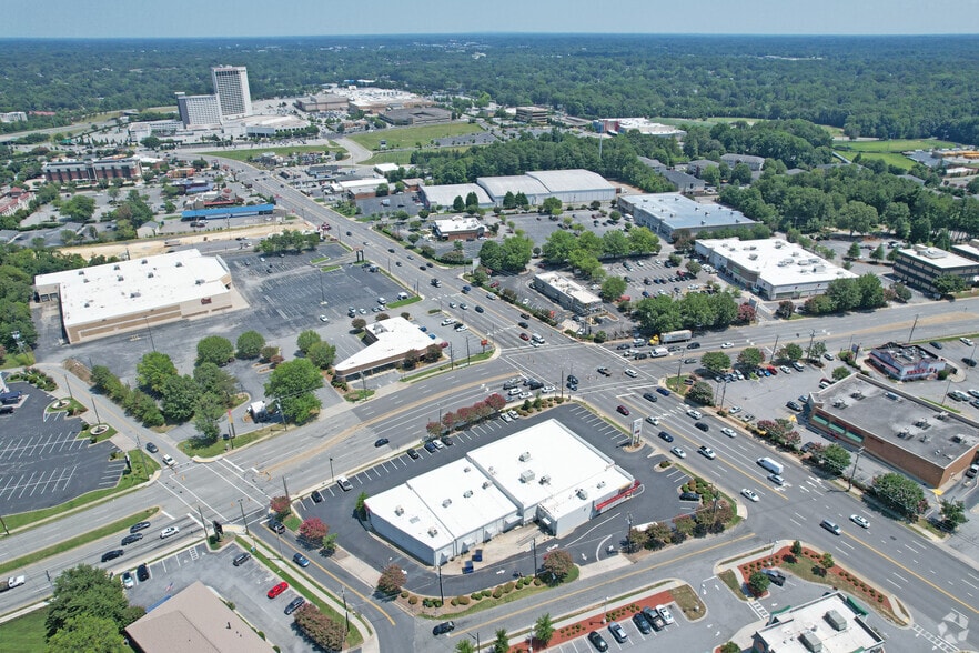 3700 W Gate City Blvd, Greensboro, NC 27407 For Lease