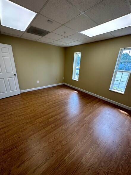 More Photos Of 10125 Farrow Rd, Blythewood Warehouse For Lease