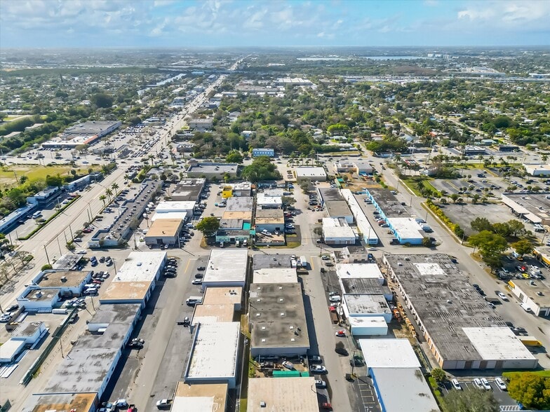 More Photos Of 224 NE 32nd Ct, Oakland Park Warehouse For Sale