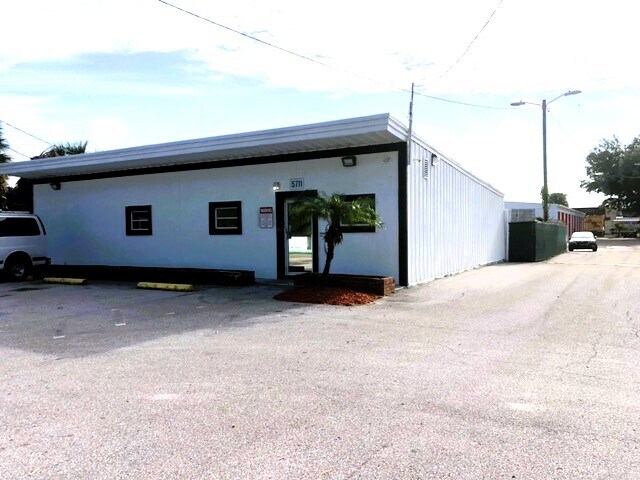 More Photos Of 5711 N 50th St, Tampa Office For Lease