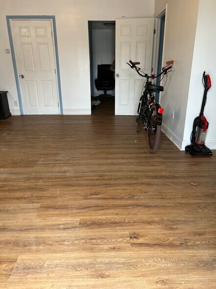 More Photos Of 2715 Hammonds Ferry Rd, Lansdowne Specialty For Lease