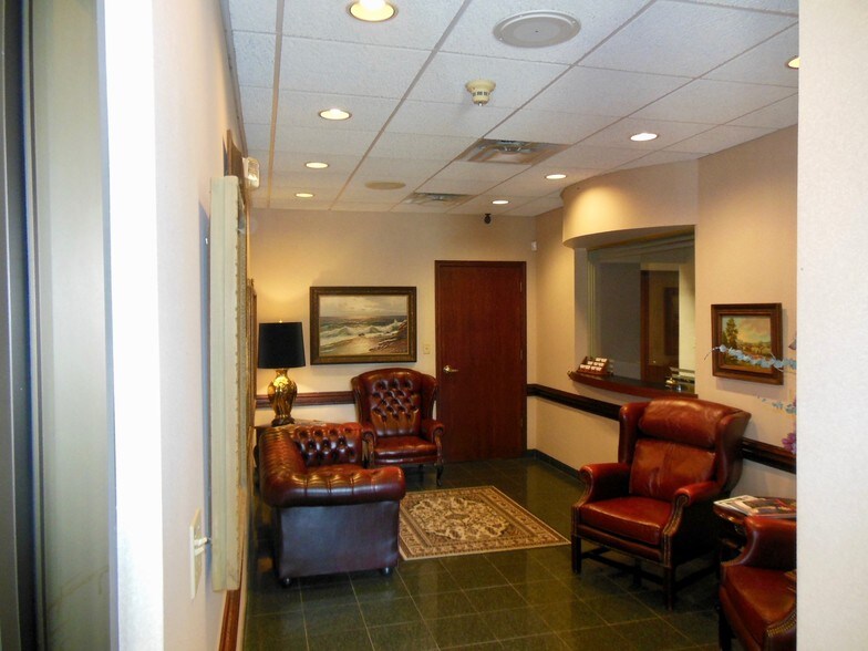 More Photos Of 200-290 E 90th Dr, Merrillville Medical For Lease