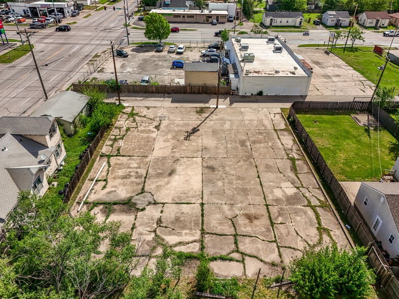 More Photos Of 1015 S Meridian Ave, Wichita Auto Repair For Sale