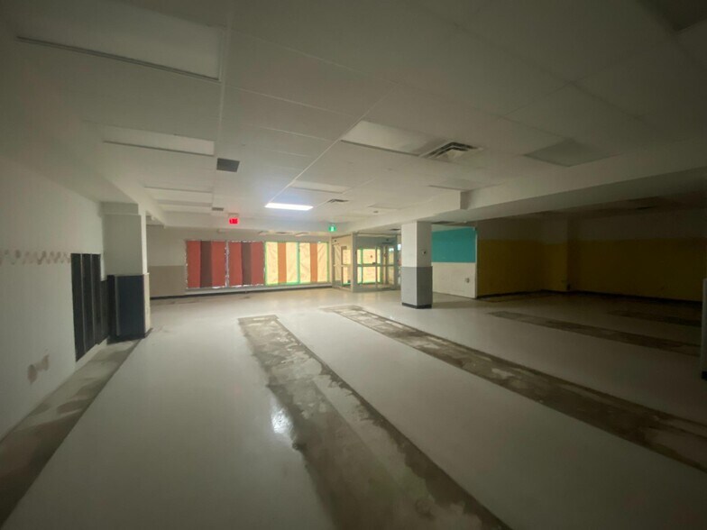 More Photos Of 115-119 Cedar St, Greater Sudbury General Retail For Sale