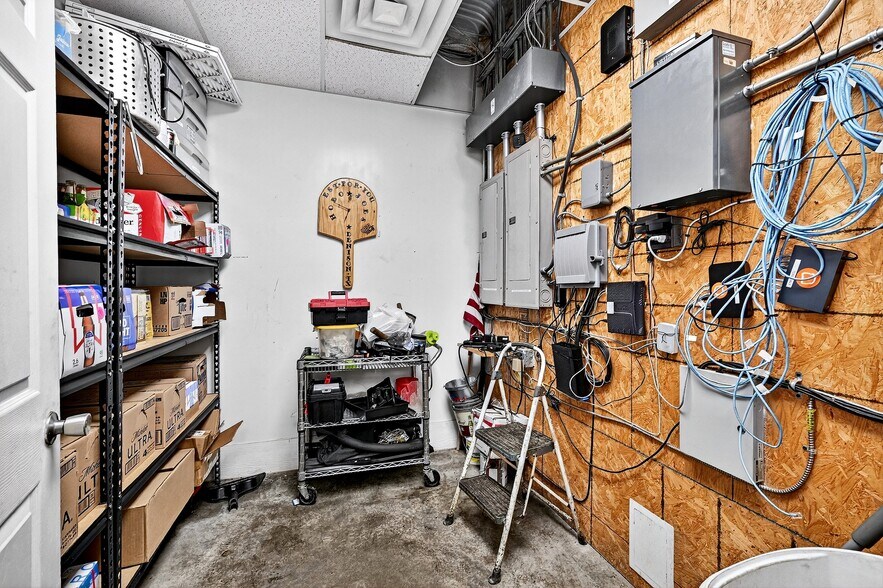 More Photos Of 301 N 1st St, Madill Restaurant For Sale