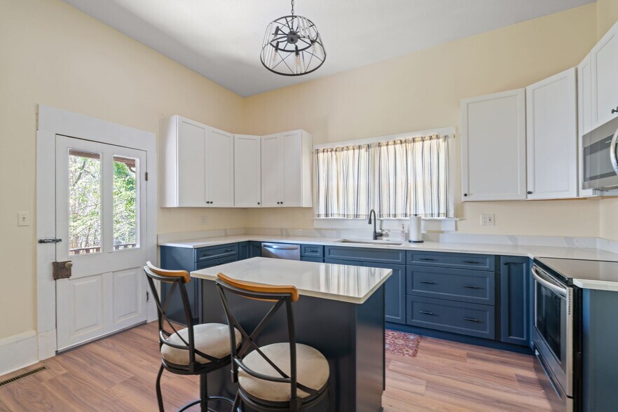 More Photos Of 206 Dowd St, Carthage Office For Sale