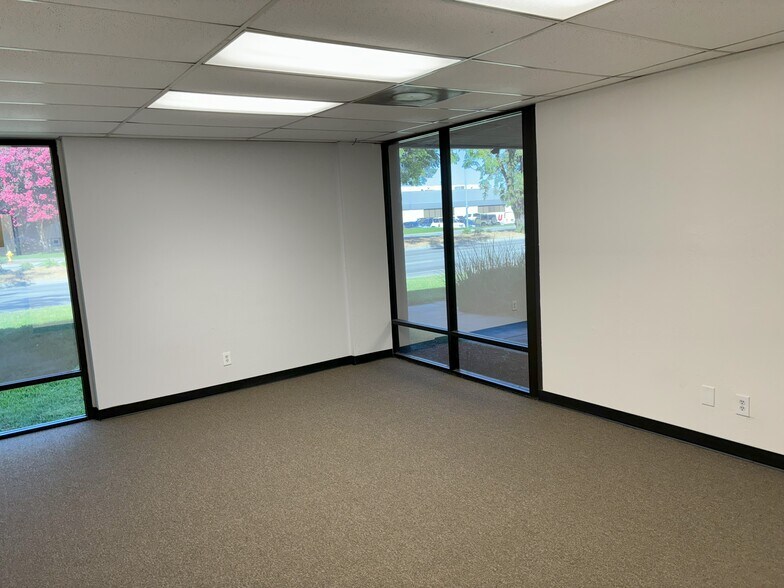 More Photos Of 2170 Oakland Rd, San Jose Light Manufacturing For Lease