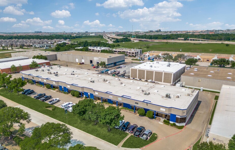 More Photos Of 2433 Lacy Ln, Carrollton Distribution For Lease