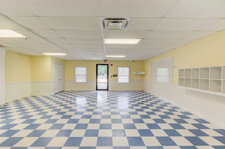 More Photos Of 495 Harbins Rd, Dacula Daycare Center For Sale