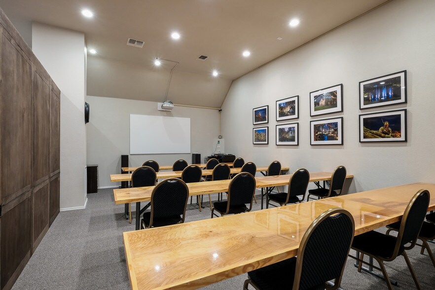 More Photos Of 13003 Jones Maltsberger Rd, San Antonio Loft Creative Space For Lease