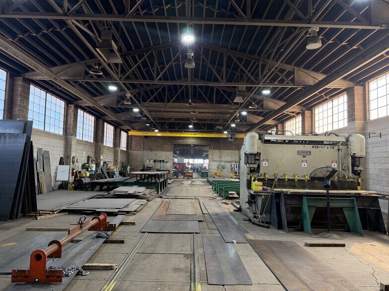 More Photos Of 3755 S Lipan St, Englewood Manufacturing For Lease