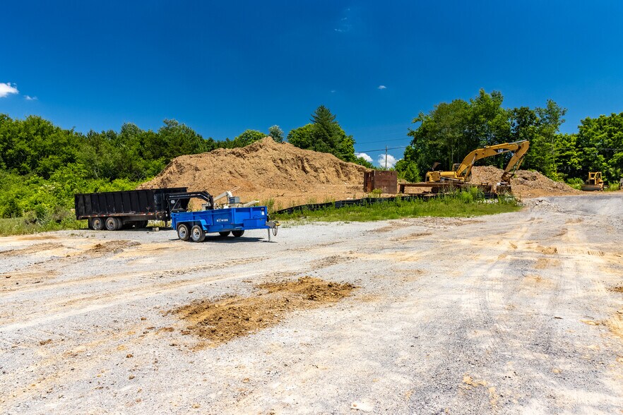 More Photos Of 10516 Highway 58, Ooltewah General Retail For Sale
