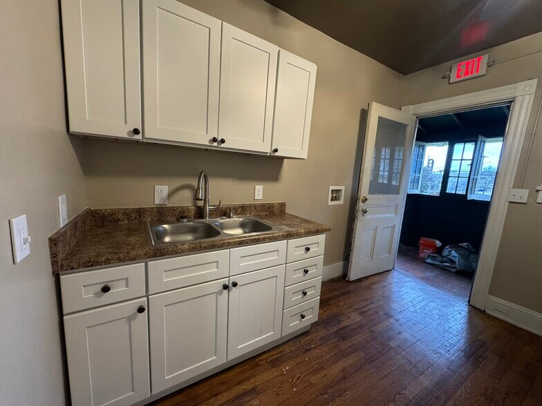 More Photos Of 903 Luttrell St, Knoxville Apartments For Sale