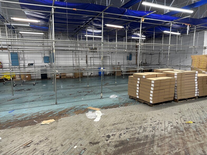 More Photos Of 85 Wagaraw Rd, Hawthorne Manufacturing For Lease