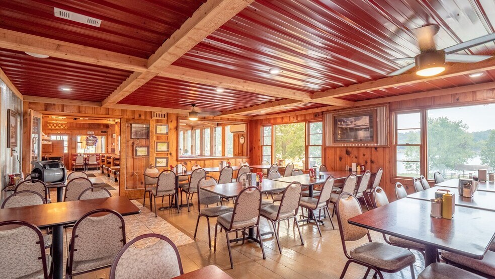 More Photos Of 509 LB Cook Memorial Dr, Theodosia Hotel For Sale