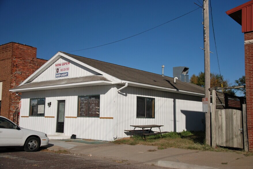 Primary Photo Of 116 W Maple St, Slater Restaurant For Lease