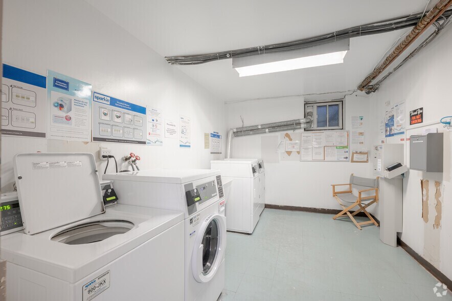 More Photos Of 1520-1524 Bathurst St, Toronto Apartments For Sale